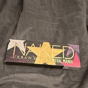Urban Decay Naked Metal Mania Eyeshadow Palette